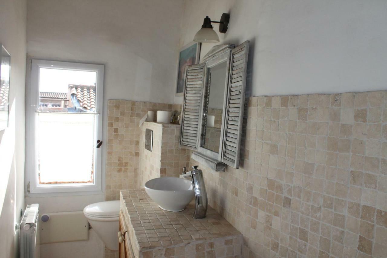 Duplex En Plein Centre Apartment LʼIsle-sur-la-Sorgue Exterior foto